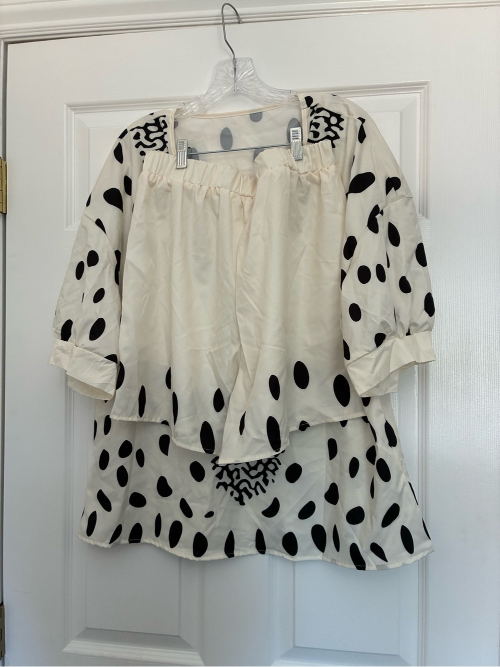 SHEIN Cream and Black Polka Dot Lightweight Shorts